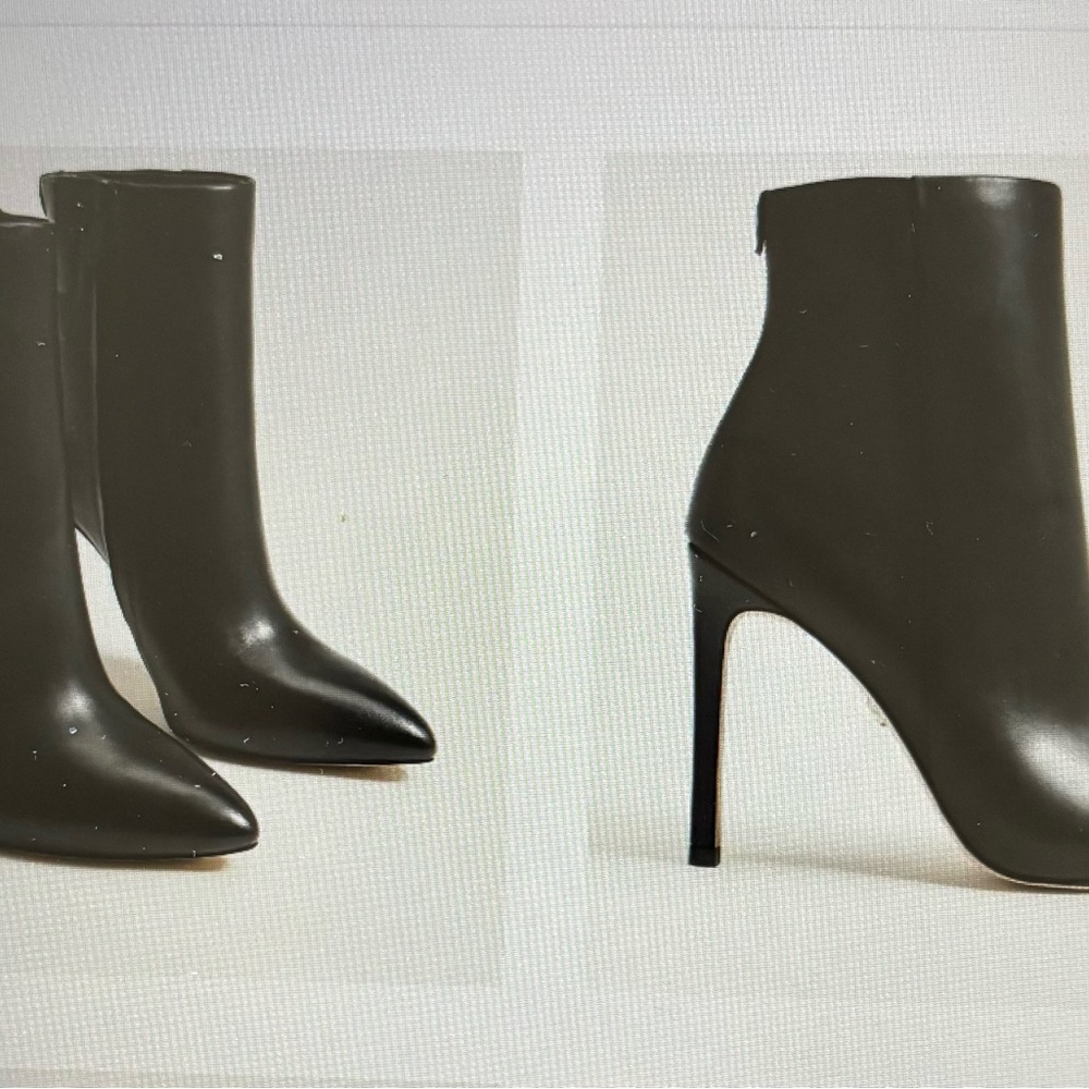 Sam Edelman Wrenley Black Leather Heeled Boots.